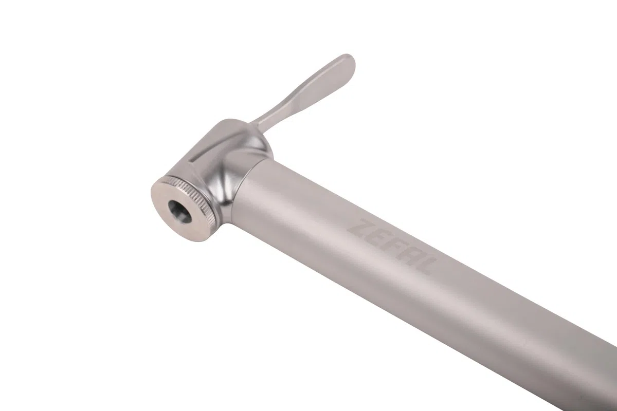 ZEFAL Road Mini - Mini Pompe à Velo de Route - Robuste et Légère - Vélos de Route et Triathlon - Argent, 230 mm, 8 Bar Pression, Schrader et Presta