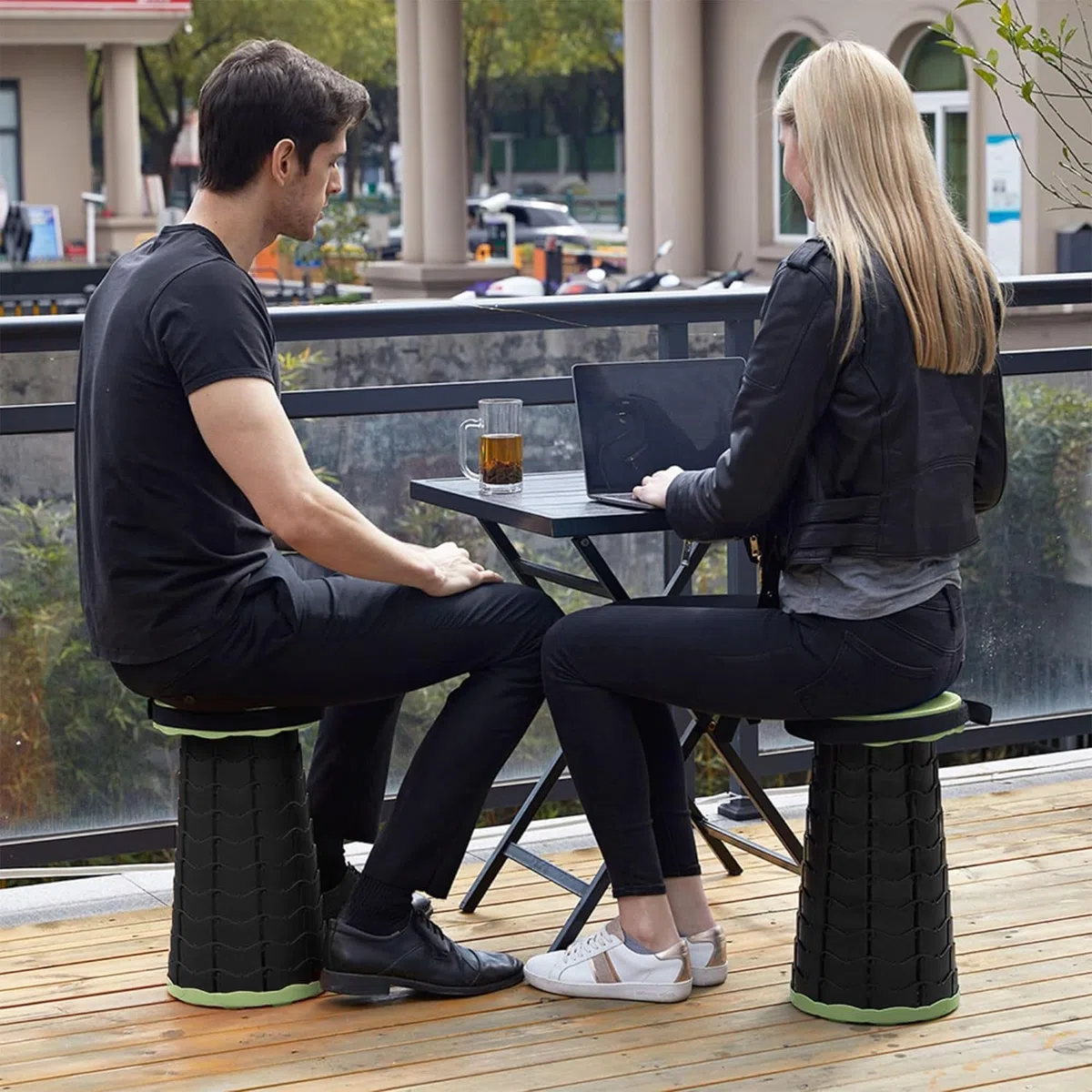 Fishtec - Tabouret Pliable Télescopique - Hauteur Réglable 6-44,5 Cm ABS Résistant 130 Kg Portable 1,28 Kg Ø25,5 Cm Bandoulière Compact Noir Vert - Camping Pêche Randonnée Pique Nique
