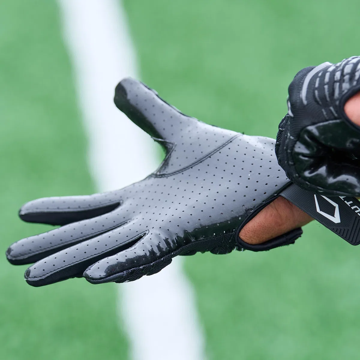 CUTTERS Rev Pro 5.0 Solid Receiver Gloves White L