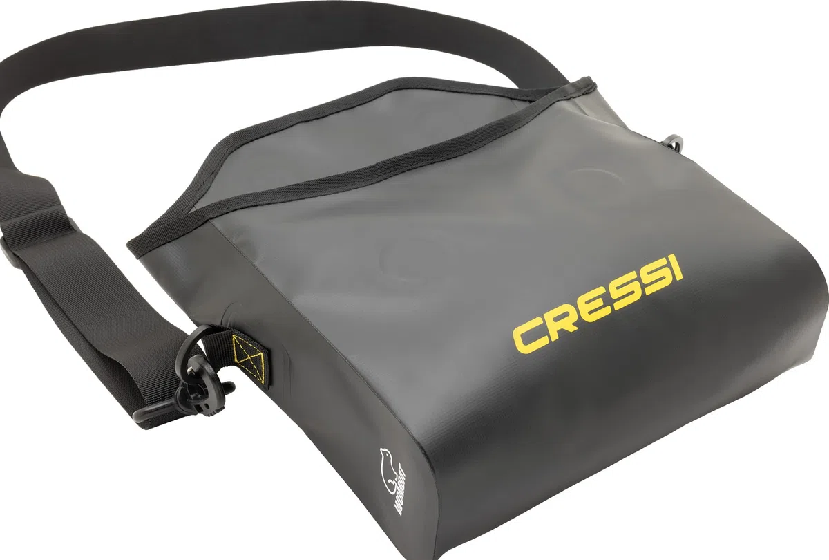 CRESSI Depuis 1946 - Wombat Pouch Black Sac Banane Multifonction étanche en PVC Tarpulin Noir pour Transport et Protection d’Objets et Accessoires Contre Eau Sable poussière et humidité