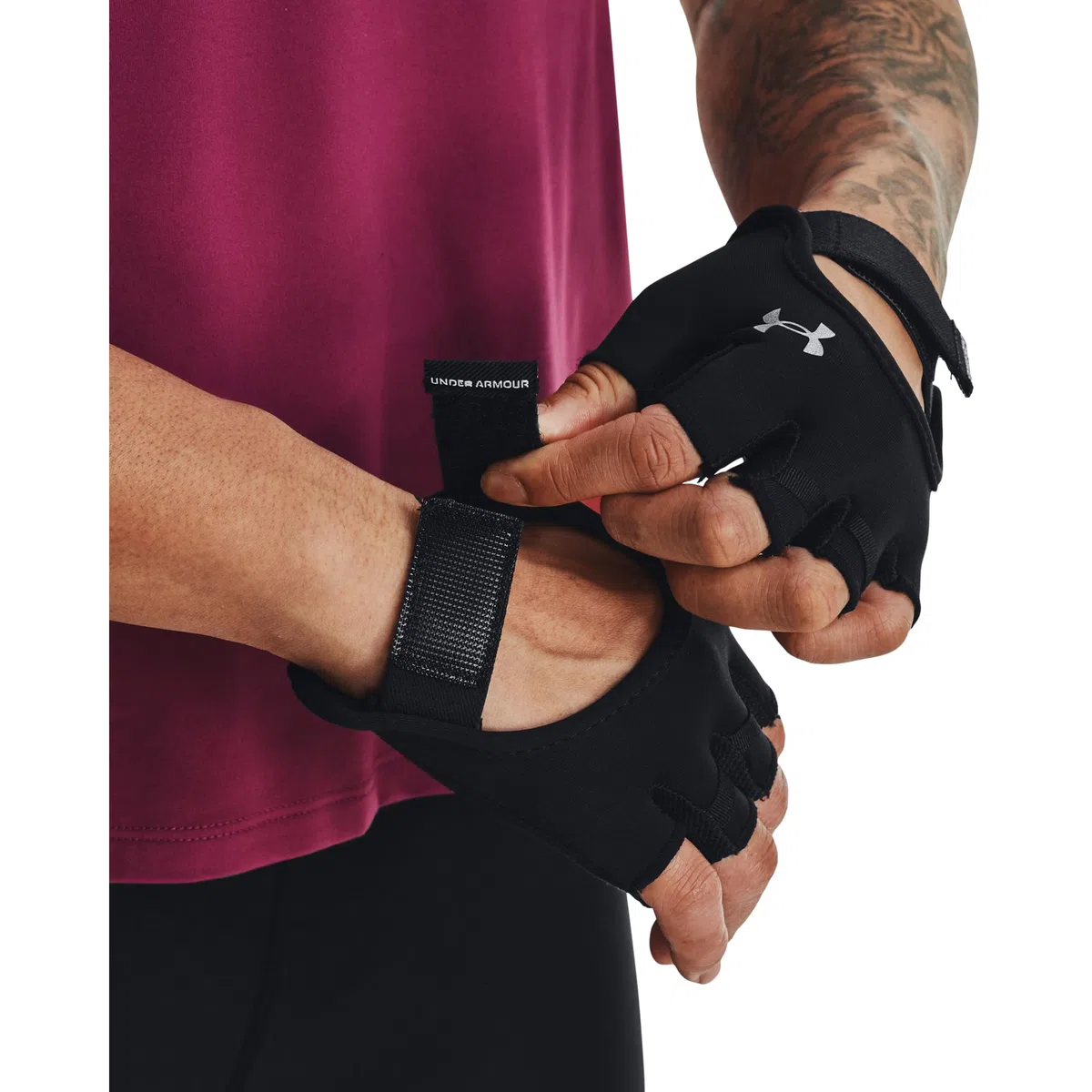 Under Armour UA Training Gloves Mitaines femme, Gants d'entraînement ultra-légers, Gants running respirants avec paumes en cuir, noir/argent
