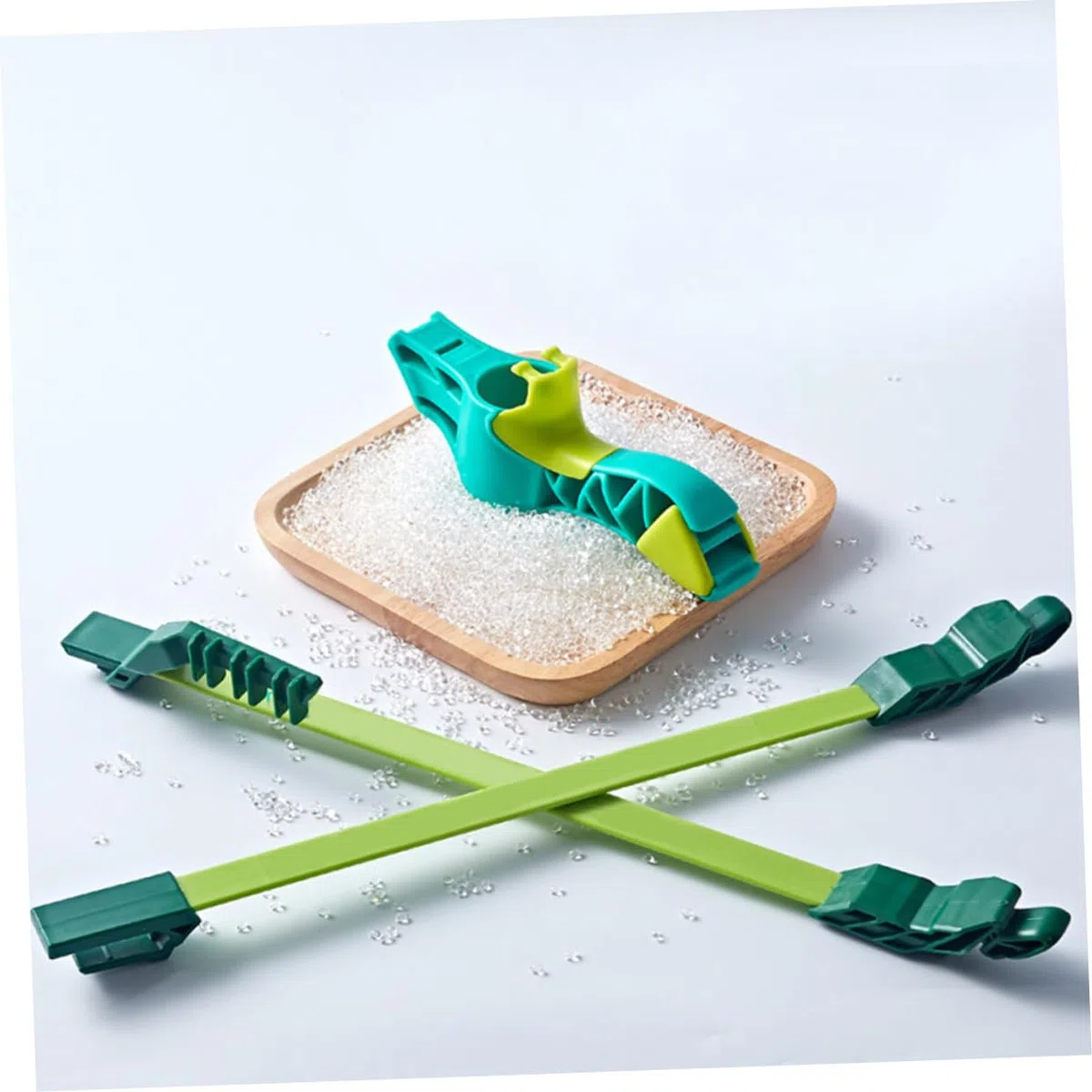 BESPORTBLE Ensemble de Jeu Arc et Flèches Corde Réglable pour Garçon et Filles Jouet Sûr et Flèches à Ventouse en Abs Vert pour Divertissement Extérieur