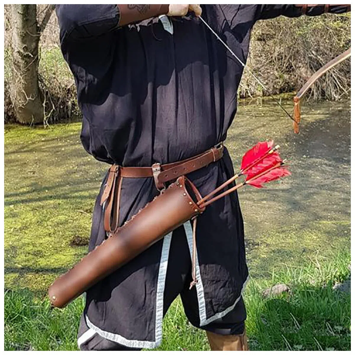 Carquois arrière médiéval Fait à la Main Sac de Porte-flèche en Cuir PU pour tir à l'arc Traditionnel pour la Chasse au Cosplay, Style médiéval