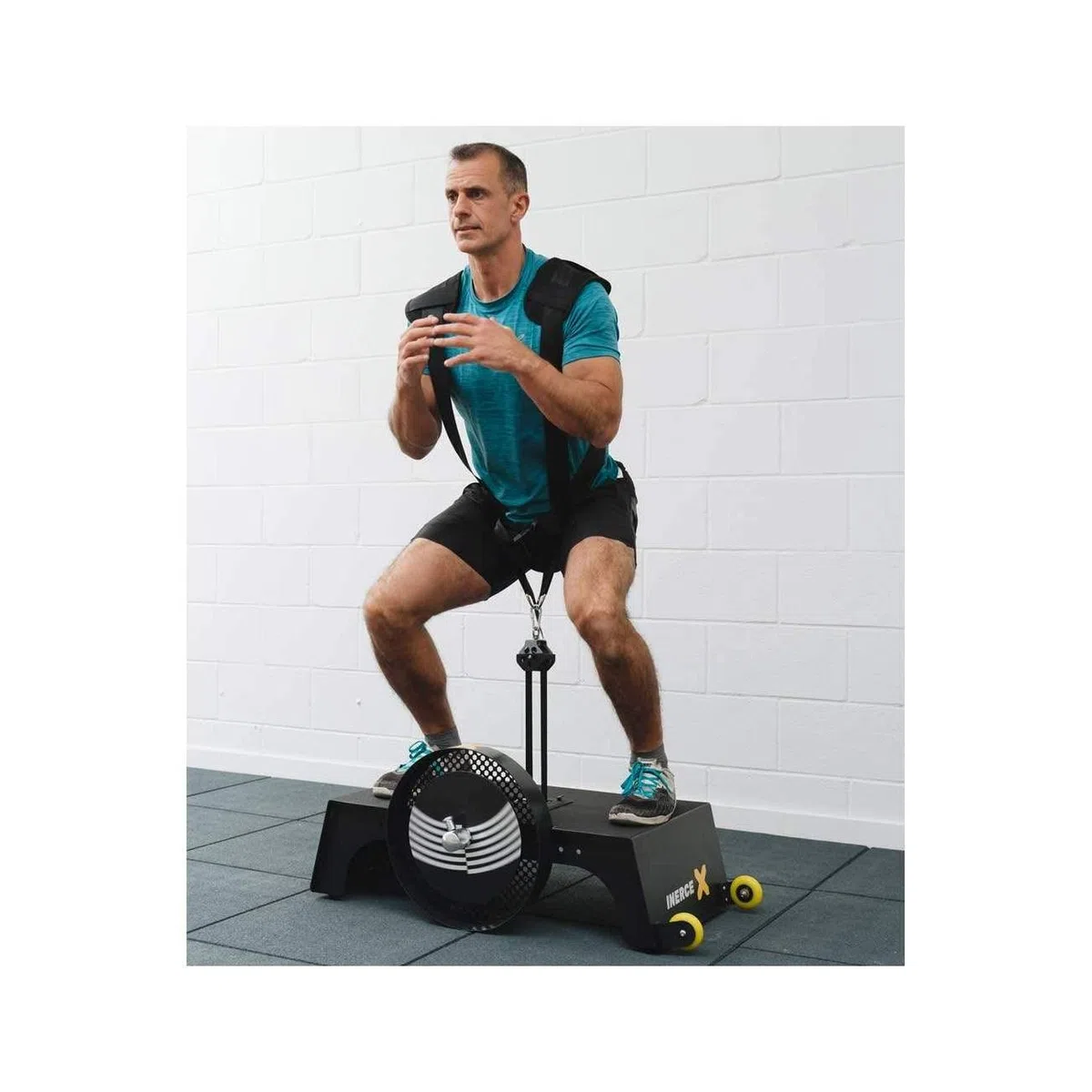 Box - Machine isoinertielle, entraînement par Volant d'inertie, 3 Volants pour différentes résistances, Machine d'entraînement Fonctionnel avec Roues, rééducation des blessures, Accessoires