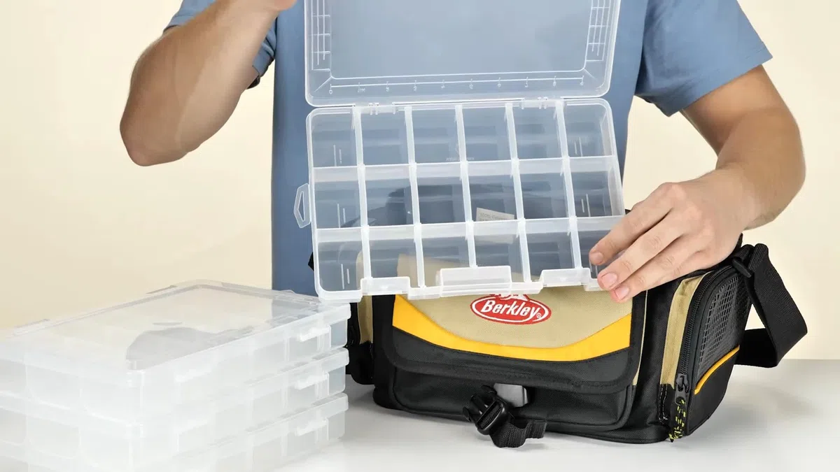 Berkley System 4 Box Storer - Fishing Tackle Bag with 4 Fishing Tackle Boxes, Cooler Segment for Bait, Lures and Gear, Waterproof Tackle Management Saltwater Sea & Freshwater Anglers, Colours & Sizes
