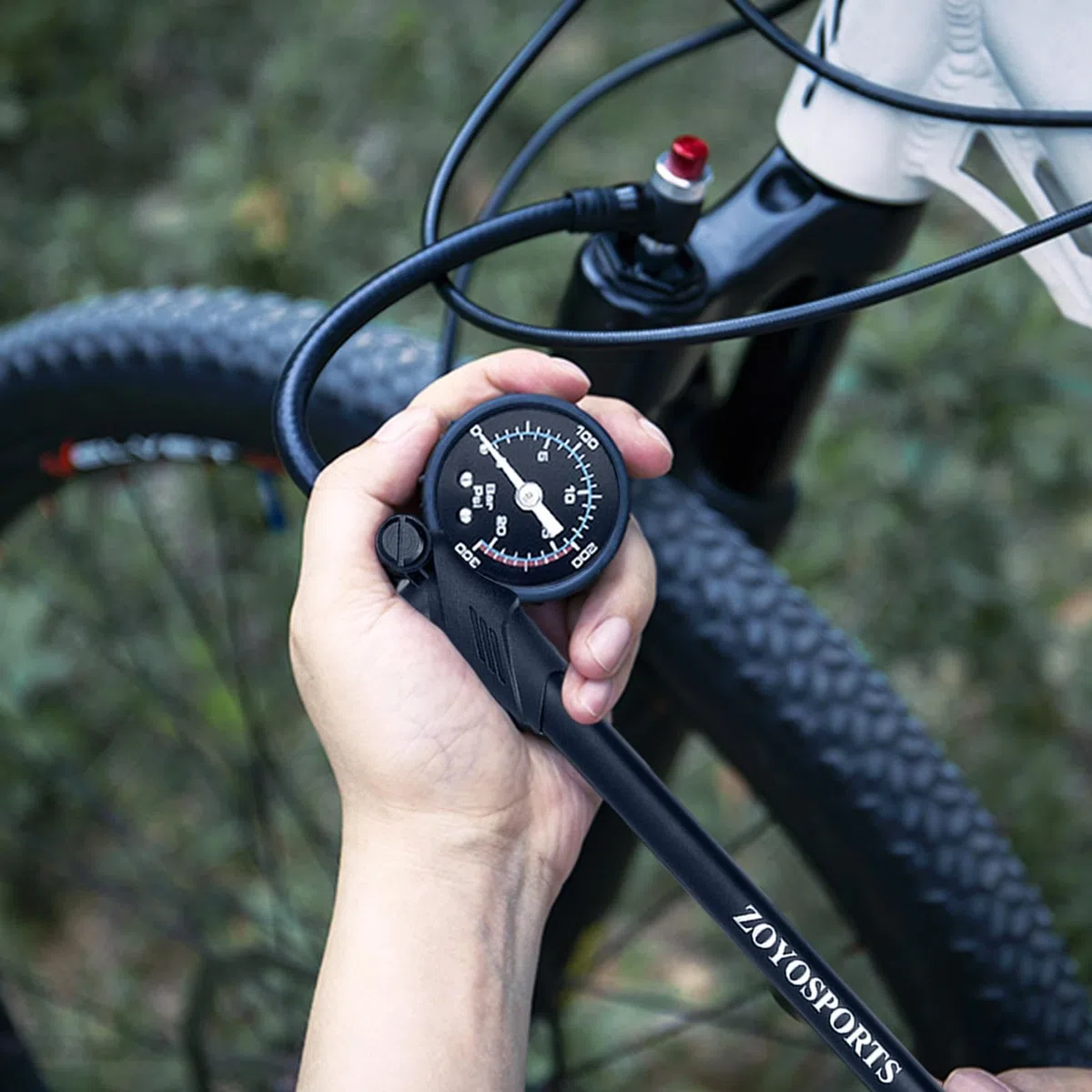 Pompe à air pour Fourche de Montagne | Gonfleur de Choc | Pompe à vélo de précision 300 PSI avec jauge intégrée et Valve de Purge pour des promenades en Douceur | Outil de réparation de Voyage idéal