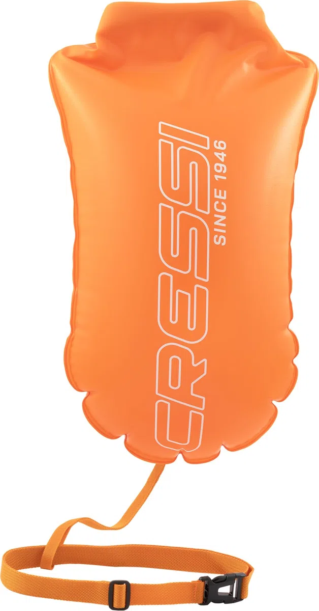 CRESSI Glide Swim Buoy 28L Orange – Bouée Orange de Signalisation, Gonflable, Pratique et Compacte pour Une Visibilité Maximale des Nageurs, Plongeurs et Triathlètes en Mer ou en Eaux Libres