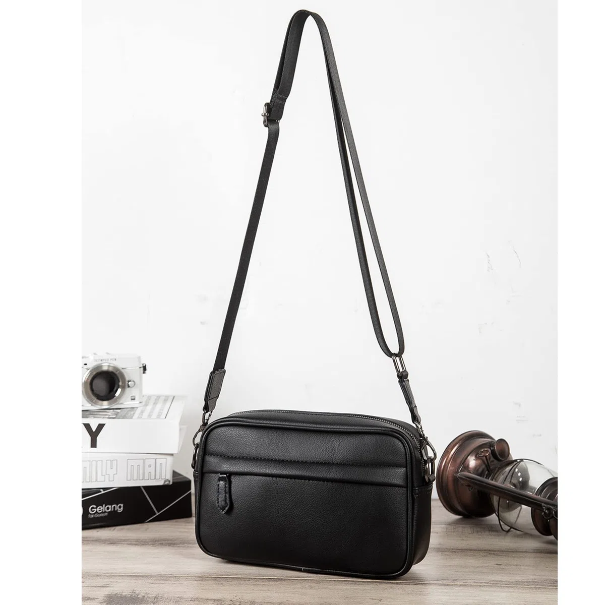 Sac à Bandoulière en Cuir PU Simple et Noir, Sac à Bandoulière avec Plusieurs Poches, Sac de Voyage étanche Adapté au Transport des Nécessités Quotidiennes, Cadeaux pour(Sac en bandoulière)